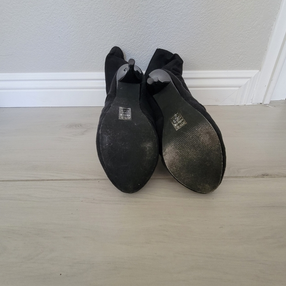 Heeled Boots Size 7 Black Suede - Picture 7 of 8